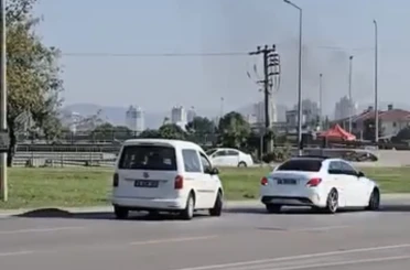 Anayolda geri geri ilerledi, kazaya karıştı olay yerinden böyle kaçtı 