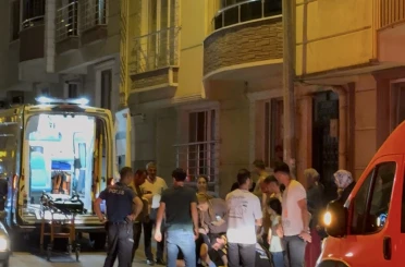 Aniden yola fırlayan çocuğa minibüs çarptı 