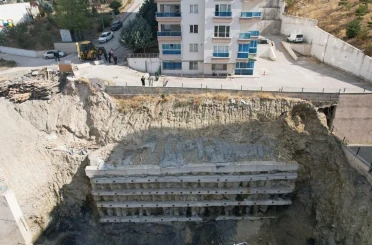Ankara’da korkutan toprak kayması: 300 kişinin yaşadığı 17 katlı bina boşaltıldı