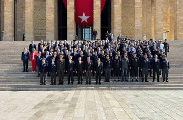 Ankara Valisi Canbolat ve beraberindeki heyet, Anıtkabir’i ziyaret etti