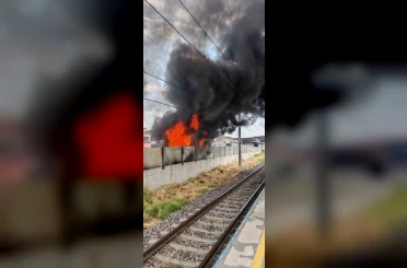 Ankara’da boş arazide çıkan yangın tren istasyonuna sıçradı 