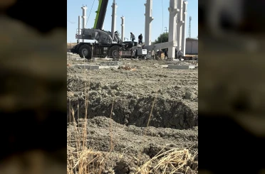 Ankara’da fabrika inşaatında korkutan kaza: Beton kolon vinç kabininin üzerine düştü 