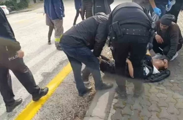 Ankara’da motosiklet sürücüsü köpeğe çarpmamak isterken kaza yaptı 