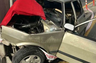 Ankara’da otomobil bariyerlere çarptı: Sürücü araç içerisinde sıkıştı 