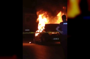 Ankara’da seyir halindeki araç alev alev yandı 