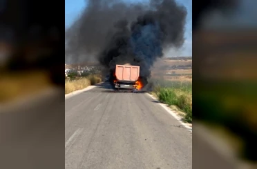 Ankara’da seyir halindeki tır alev aldı 