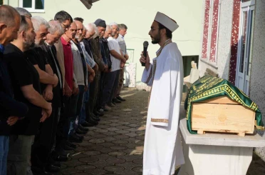Annesiyle birlikte silahlı saldırıda ölen 4 yaşındaki Öykü Naz toprağa verildi 
