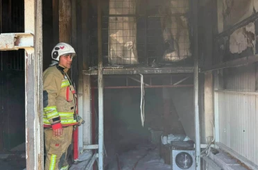 Antakya’da beyaz eşya deposunda yangın çıktı 
