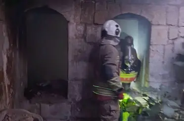 Antakya’da metruk binada yangın çıktı
