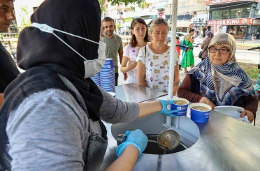 Antalya Büyükşehir Belediyesi’nden Muharrem ayı boyunca aşure ikramı 