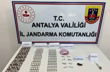Antalya'da sentetik hap ve esrar ele geçirildi