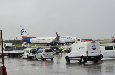 Antalya Havalimanı’nda korkutan kaza ucuz atlatıldı 