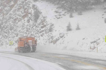Antalya-Konya kara yolunda kar yağışı aralıklarla devam ediyor 