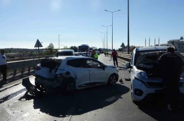 Antalya’da 4 araçlı zincirleme kaza 