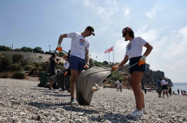 Antalya’da deniz gönüllüleri kıyı temizliğinde buluşacak 