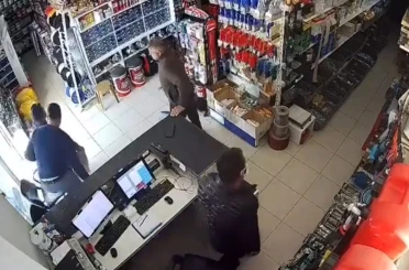 Antalya’da depremi fark edince sokağa fırladılar 