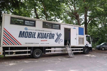 Antalya’da mobil kuaför tırı yaylalarda hizmet veriyor 
