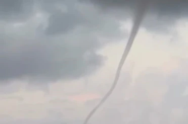 Antalya’da oluşan hortum kameraya yansıdı 