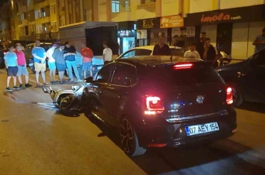 Antalya’da otomobil ile motosikletin çarpıştığı kazada 1 kişi yaralandı 