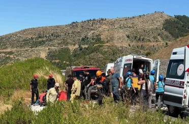 Antalya’da otomobil uçuruma yuvarlandı: 5 ölü, 2 yaralı 