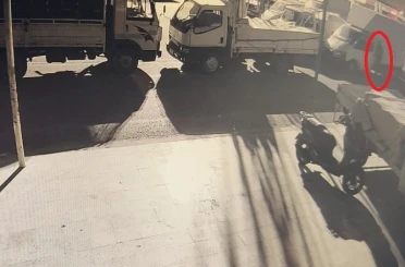 Antalya’da üzerinde anahtarı unutulan biber yüklü kamyonet terk edilmiş halde bulundu 