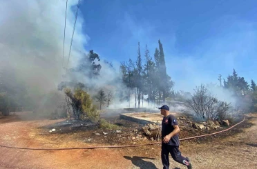 Antalya’da yaşlı kadını sinir krizine sokan yangın 