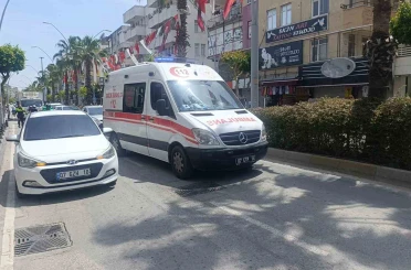 Antalya’da yaya geçidinden geçmeye çalışan Alman turistin ayağını otomobil ezdi 