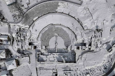 Antik kent karla kaplandı 