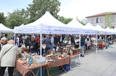 Antika pazarı, antika kültürünü yaşatmaya devam ediyor 