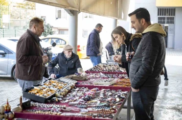 Antika pazarı, Mersin’de nostalji tutkunlarını buluşturuyor 