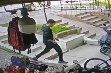 Apartmana eli boş girdi, dışarıya altında akrobasi bisikleti ve çantayla çıktı 