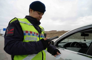 Ara tatil bayramla birleşti, sürücüler erken yola çıktı: 43 ilin geçiş noktasında denetimler artırıldı 