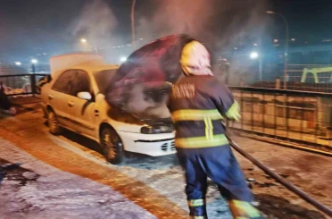 Araç yangını kısa sürede söndürüldü 