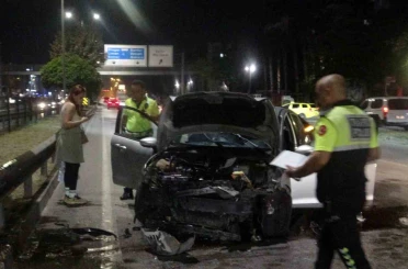 Aracın hurdaya döndüğü kazayı burnu bile kanamadan atlattı 