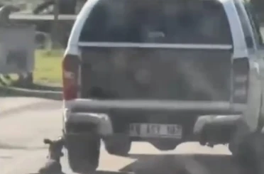 Araçla metrelerce sürüklenen köpek telef oldu: 2 gözaltı