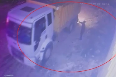 Arazisine moloz döken kamyonları kamerayla yakalayan esnaf ‘yanlışlıkla döktük’ sözleriyle neye uğradığını şaşırdı 