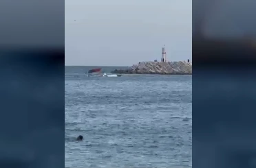 Arızalanan tekne, çekilirken kısmen battı 