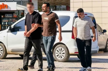 Arkadaşını silahla tehdit edip kendi borcunu ödetti 