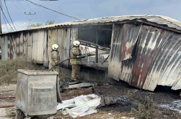Arnavutköy’de BEDAŞ’a ait trafodan çıkan kıvılcımlar ayakkabı deposunu küle çevirdi 