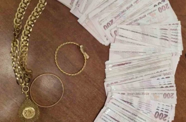 Arnavutköy’de evden 750 bin liralık altın çalan 2 çocuk yakalandı 