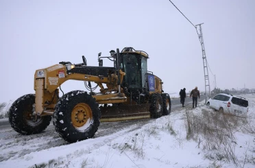 Arnavutköy’de tüm yollar açık: 120 araç, 700 personel sahada 