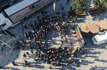 Arnavutköy’den Gazze’ye yardım tırı dualarla uğurlandı 