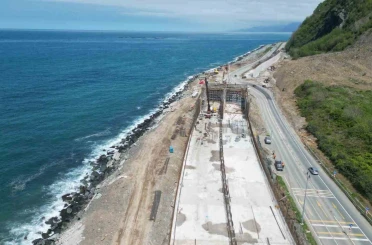 Artvin’de 4 kişinin hayatını kaybettiği Karadeniz Sahil Yolu üzerindeki heyelan bölgesinde tünel çalışması sürüyor 