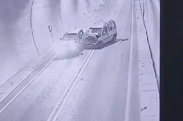 Artvin’de 7 kişinin yaralandığı tünel kazası kamerada 