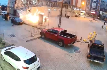 Artvin’de cami önünde atılan havai fişekler korku ve paniğe neden oldu 