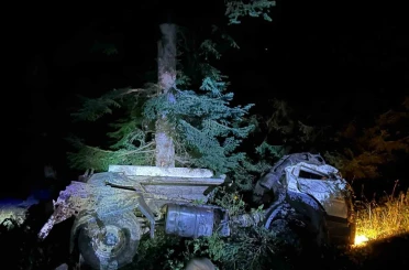 Artvin’de kamyon uçuruma yuvarlandı, karı koca hayatını kaybetti 