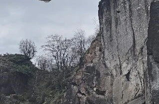 Artvin’de tehlike oluşturan kayalar kontrollü şekilde düşürüldü 