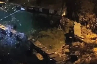 Artvin’in Borçka ilçesinde arı kovanları gece sel suları ve heyelana kapıldı 