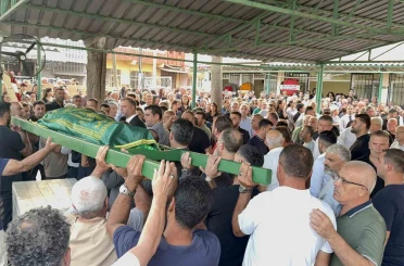 Asansör kazasında hayatını kaybeden genç anne toprağa verildi 