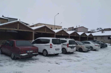 Aşırı soğuklar Tercan’da pazar yerini boş bıraktı 